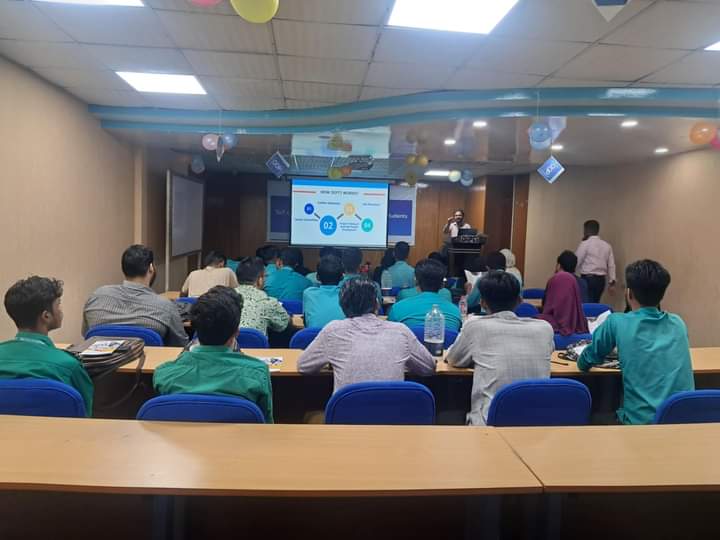 Industry visit of Computer Department